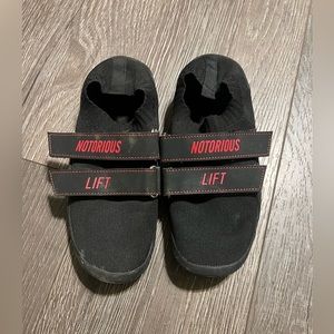 Notorious Lift Slipper